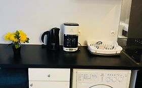 Comfortable Studio In Clichy