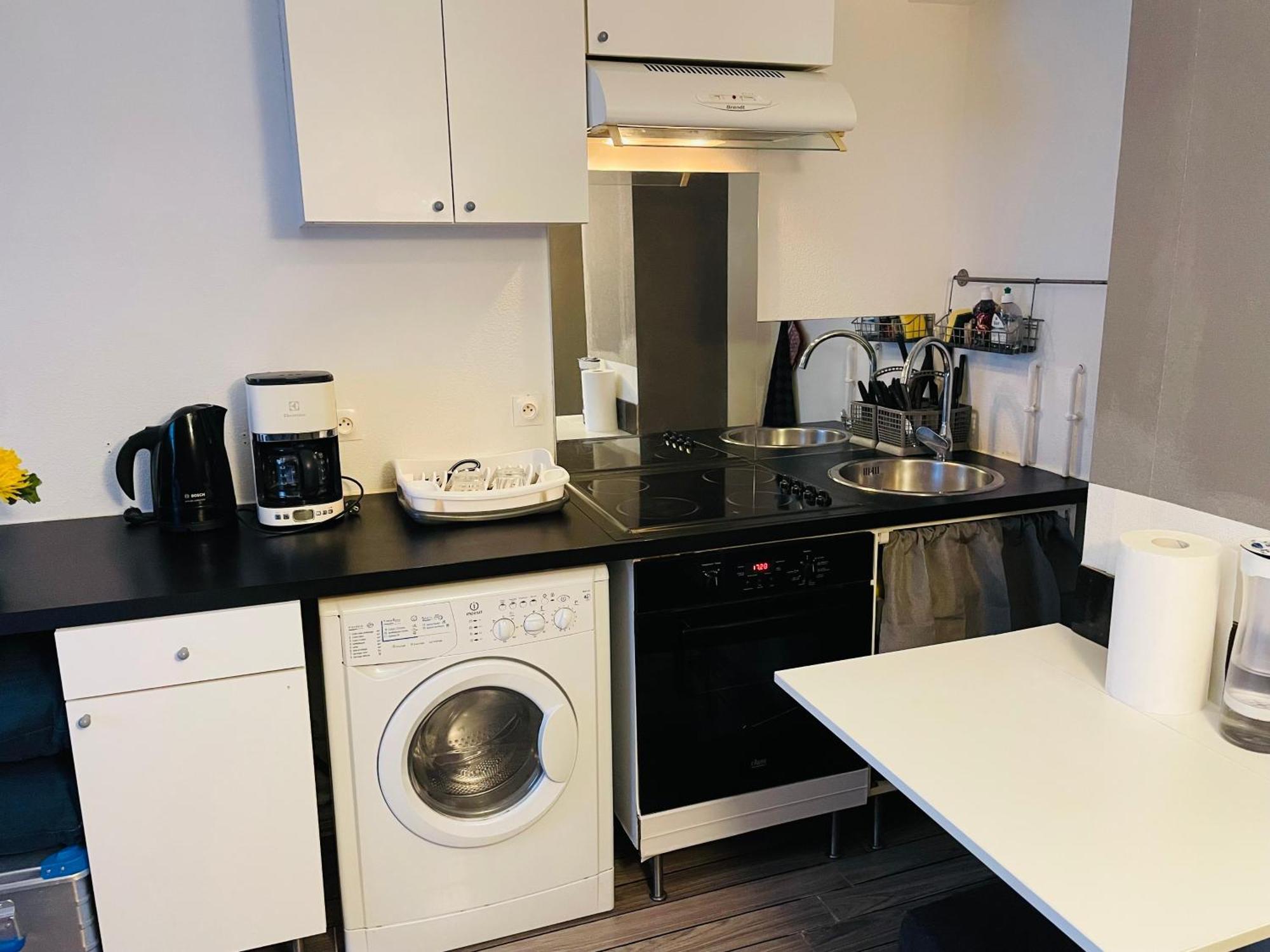 Comfortable Studio In Clichy Extérieur photo