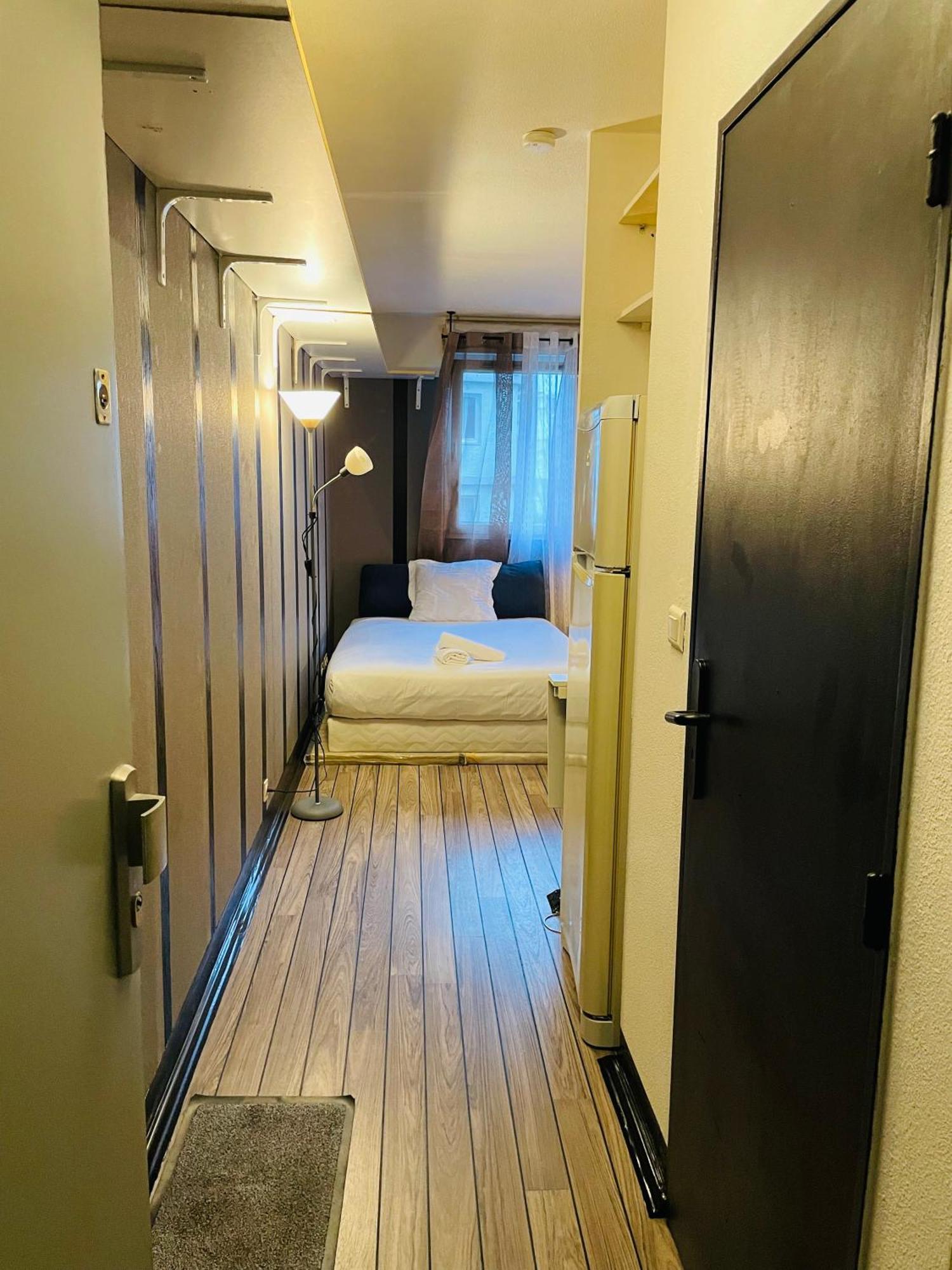Comfortable Studio In Clichy Extérieur photo